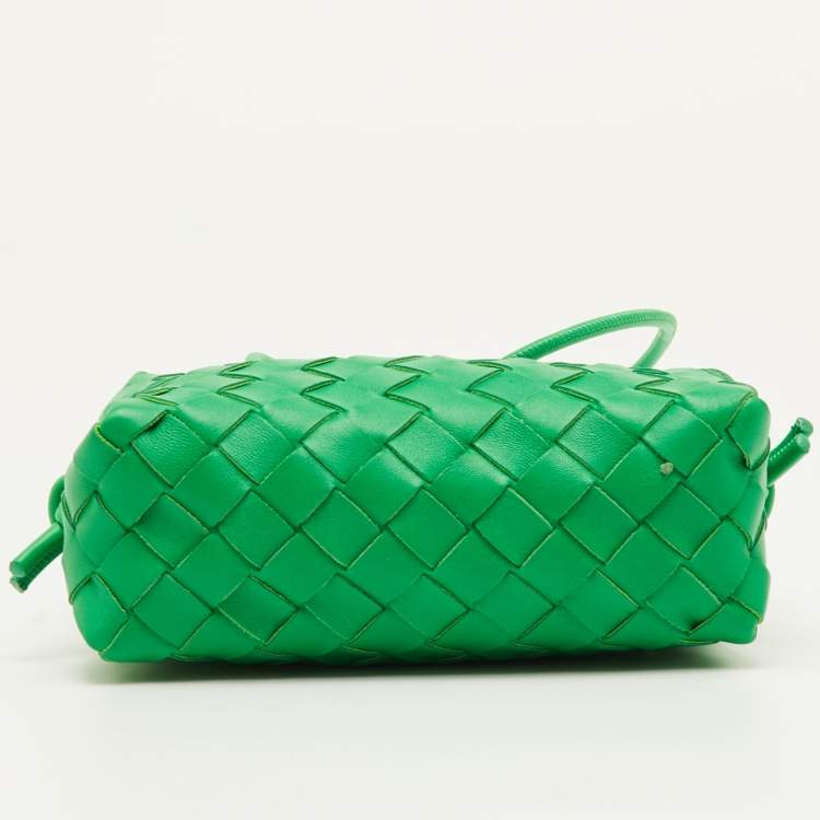 مملوكة مسبقًا Bottega Veneta Loop Mini Green Leather Crossbody Bag
