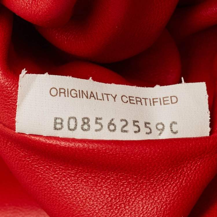 Pre Owned Bottega Veneta Classic The Pouch Red Intrecciato Leather Clutch
