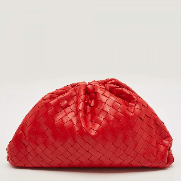 Pre Owned Bottega Veneta Classic The Pouch Red Intrecciato Leather Clutch