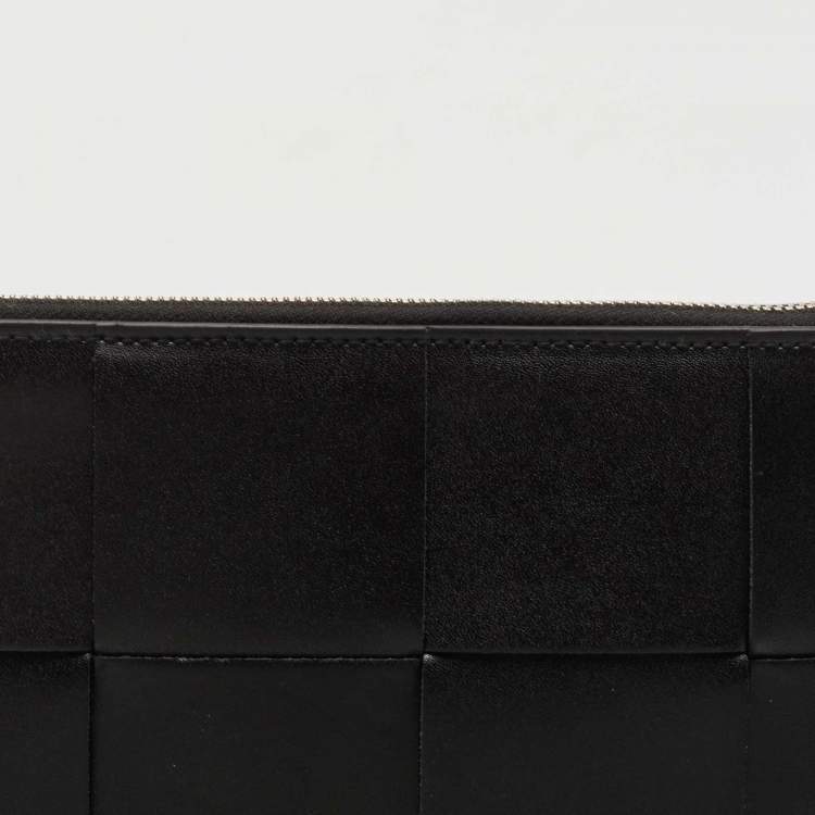 مملوكة مسبقًا Bottega Veneta Black Intrecciato Leather Bill Wristlet Pouch