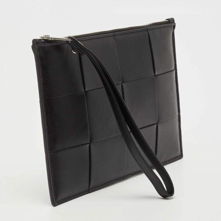 مملوكة مسبقًا Bottega Veneta Black Intrecciato Leather Bill Wristlet Pouch