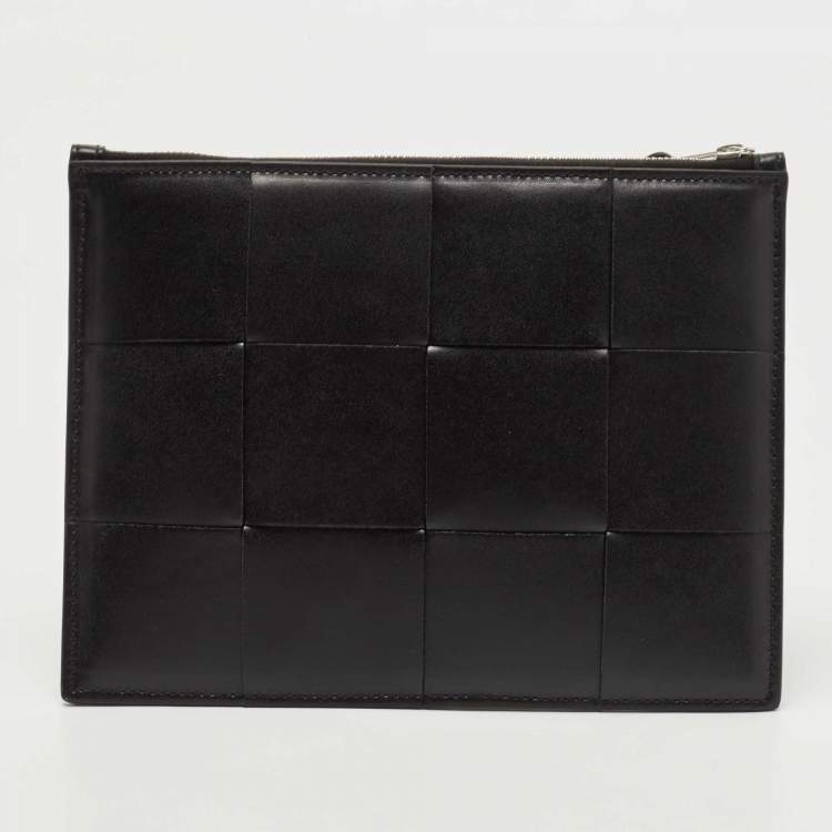 مملوكة مسبقًا Bottega Veneta Black Intrecciato Leather Bill Wristlet Pouch