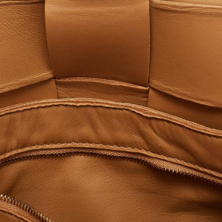Pre Owned Bottega Veneta Tan Intrecciato Leather Cassette Crossbody Bag