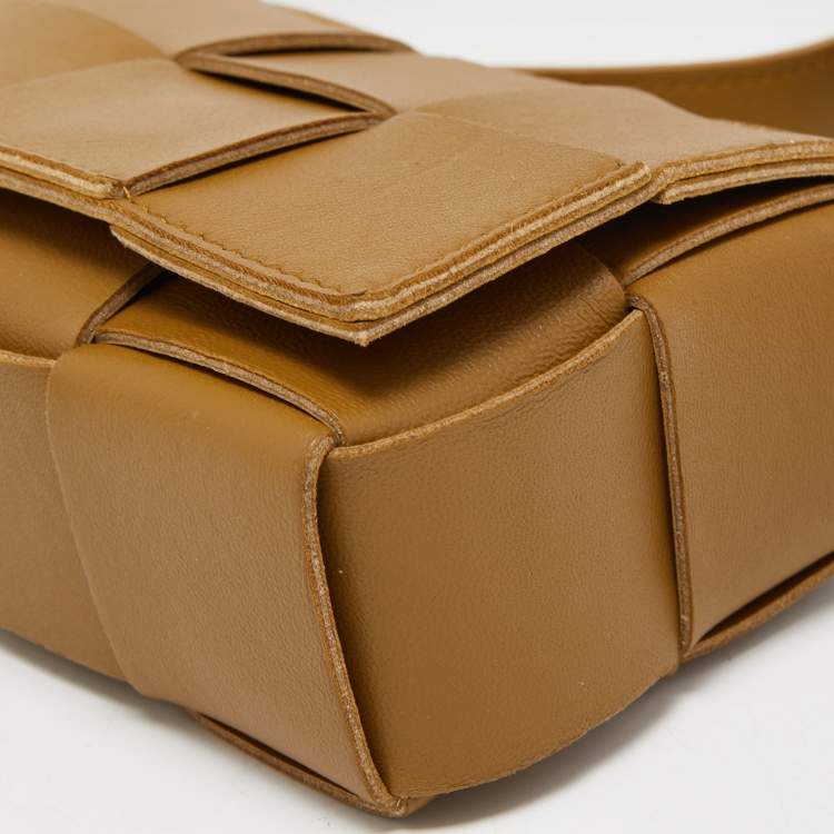 مملوكة مسبقًا Bottega Veneta Olive Green Intrecciato Leather Mini Candy Cassette Crossbody Bag