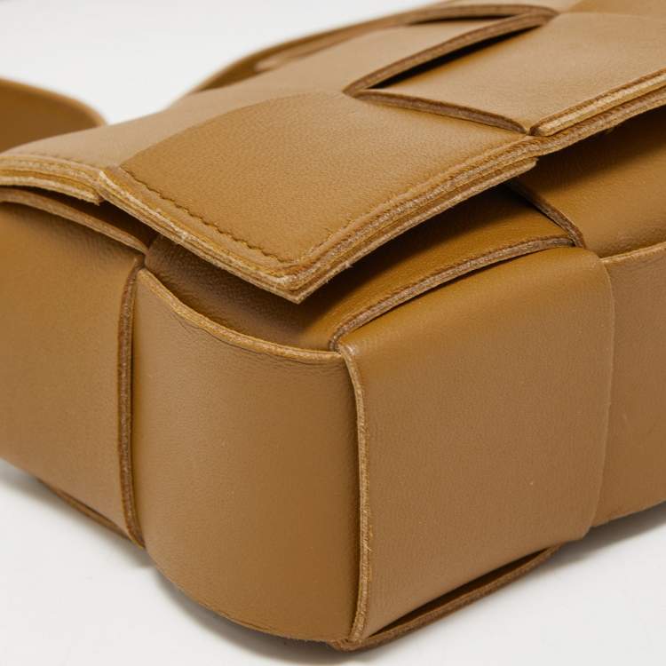مملوكة مسبقًا Bottega Veneta Olive Green Intrecciato Leather Mini Candy Cassette Crossbody Bag