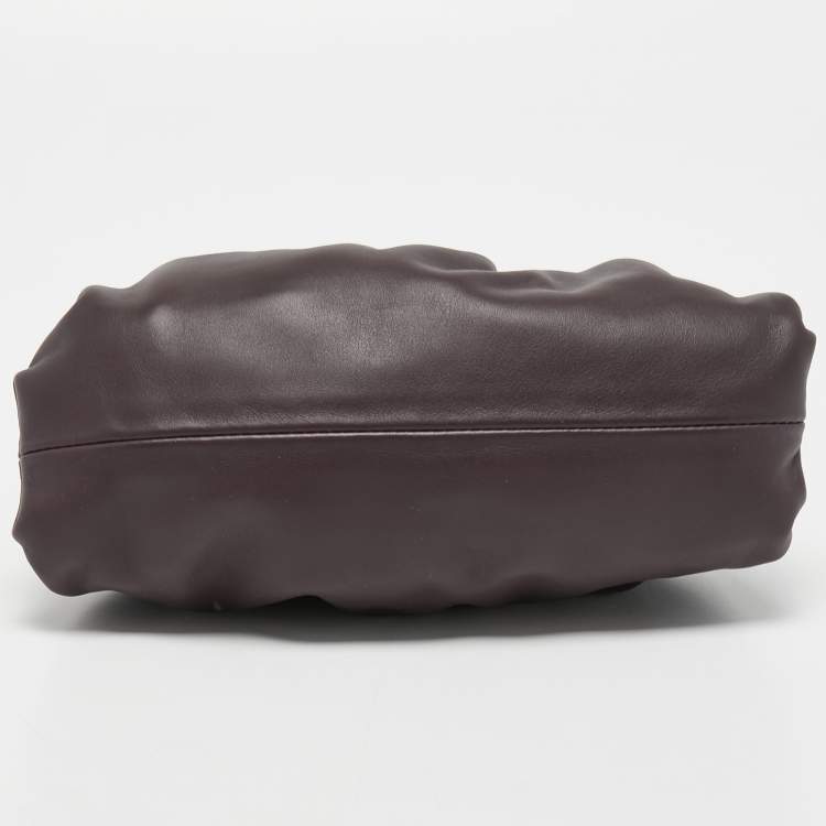 مملوكة مسبقًا Bottega Veneta Plum Leather Mini The Pouch Bag