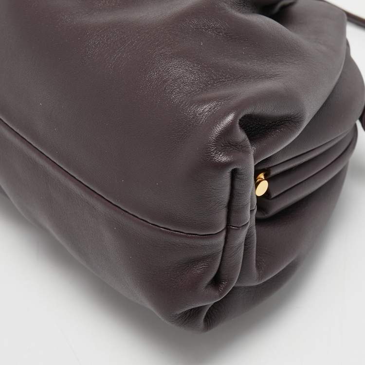 مملوكة مسبقًا Bottega Veneta Plum Leather Mini The Pouch Bag