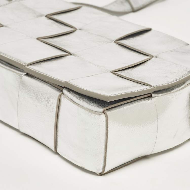 Pre Owned Bottega Veneta Silver Intreccio Leather Cassette Shoulder Bag