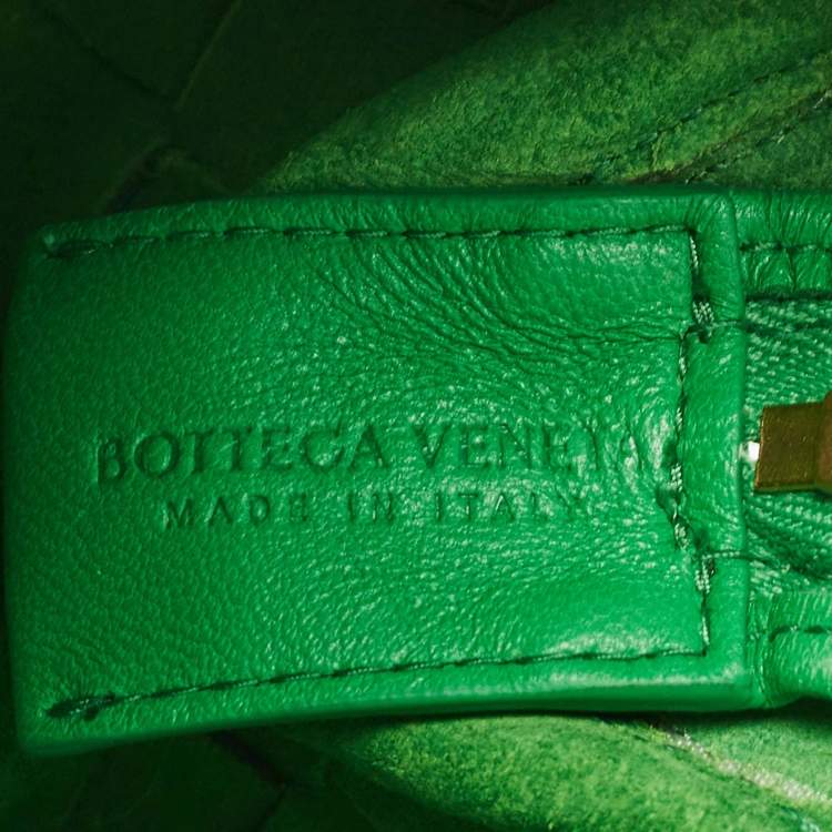 Pre Owned Bottega Veneta Green Intrecciato Leather Mini Loop Camera Crossbody Bag