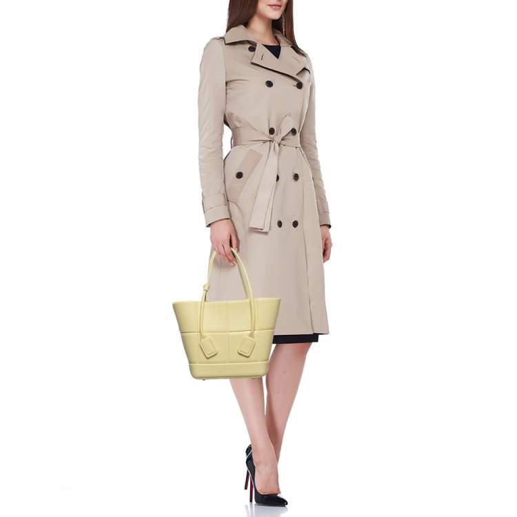 Pre Owned Bottega Veneta Cream Rubber Mini Arco Tote