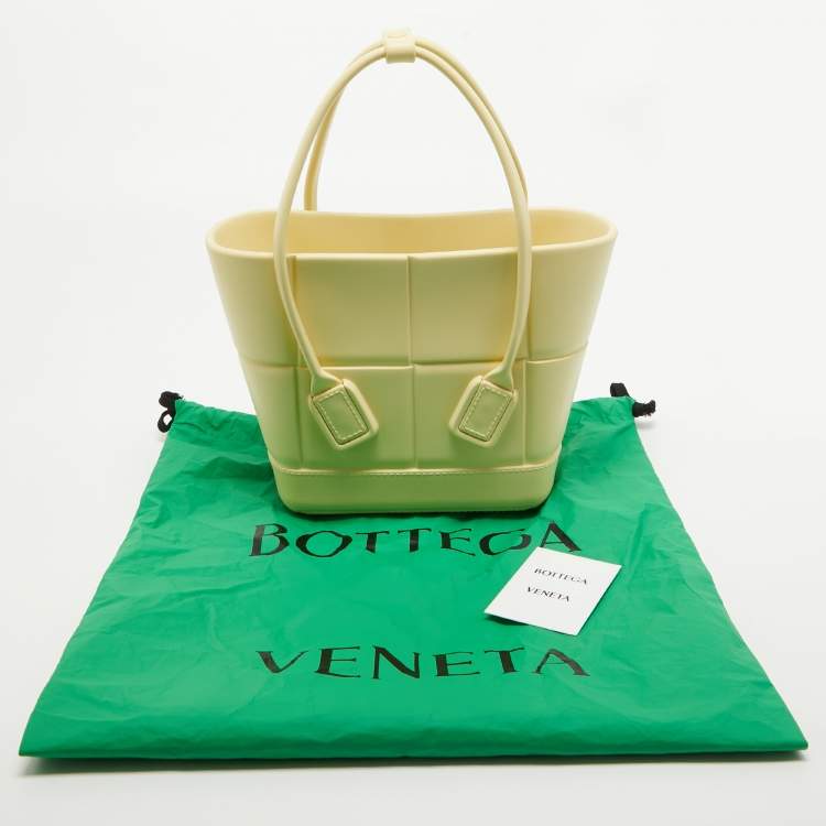 Pre Owned Bottega Veneta Cream Rubber Mini Arco Tote