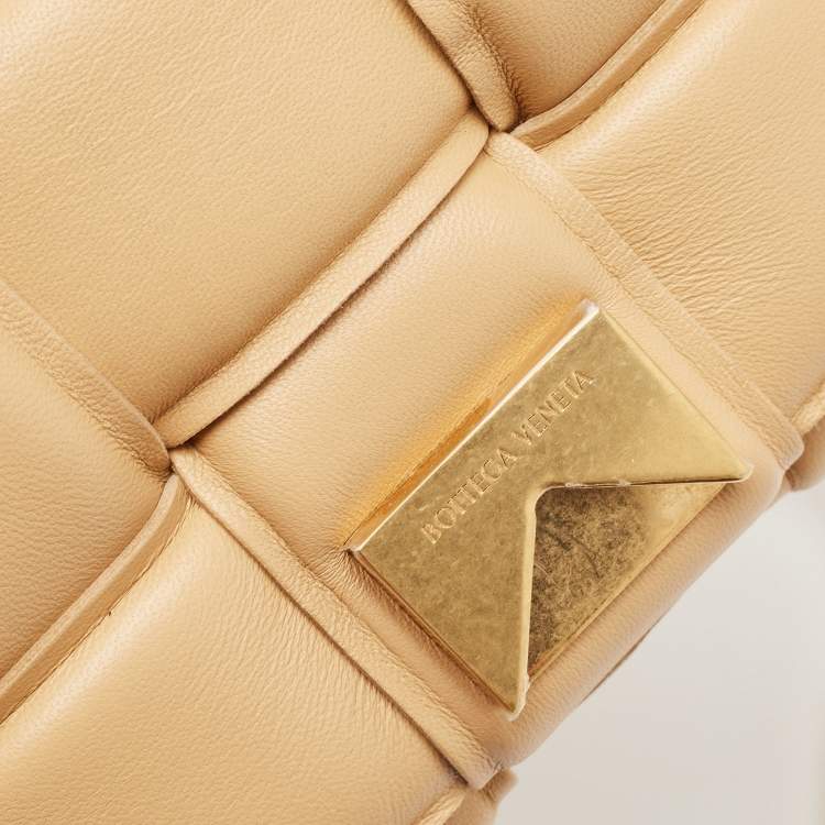 Pre Owned Bottega Veneta Beige Padded Leather Cassette Shoulder Bag
