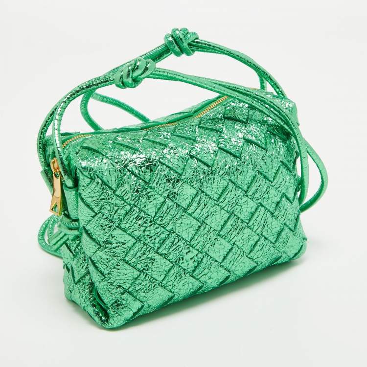 Pre Owned Bottega Veneta Metallic Green Intrecciato Leather Mini Loop Camera Bag