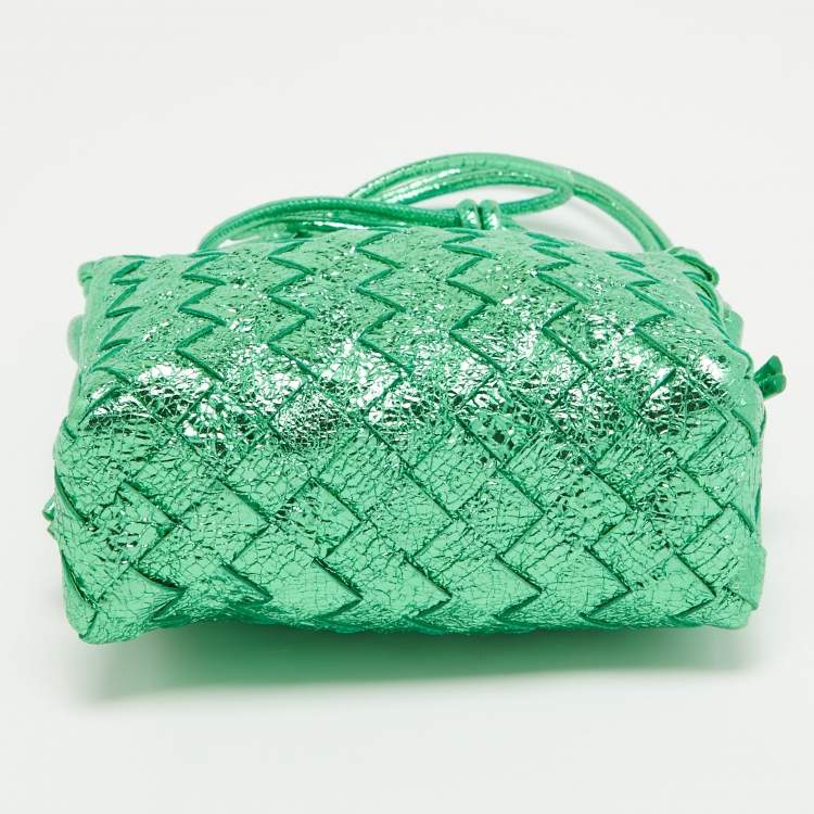 Pre Owned Bottega Veneta Metallic Green Intrecciato Leather Mini Loop Camera Bag