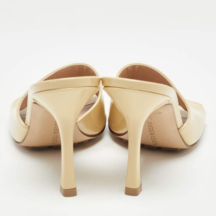 Pre Owned Bottega Veneta Yellow  Patent Stretch Sandals Size 37