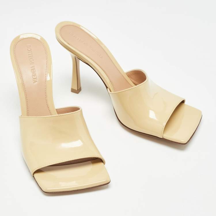 Pre Owned Bottega Veneta Yellow  Patent Stretch Sandals Size 37