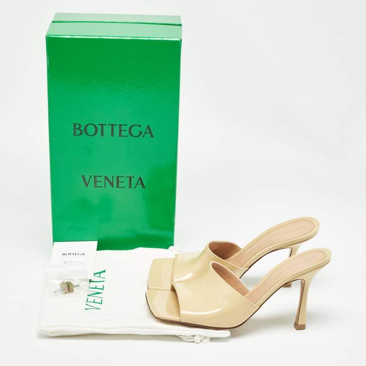 Pre Owned Bottega Veneta Yellow  Patent Stretch Sandals Size 37