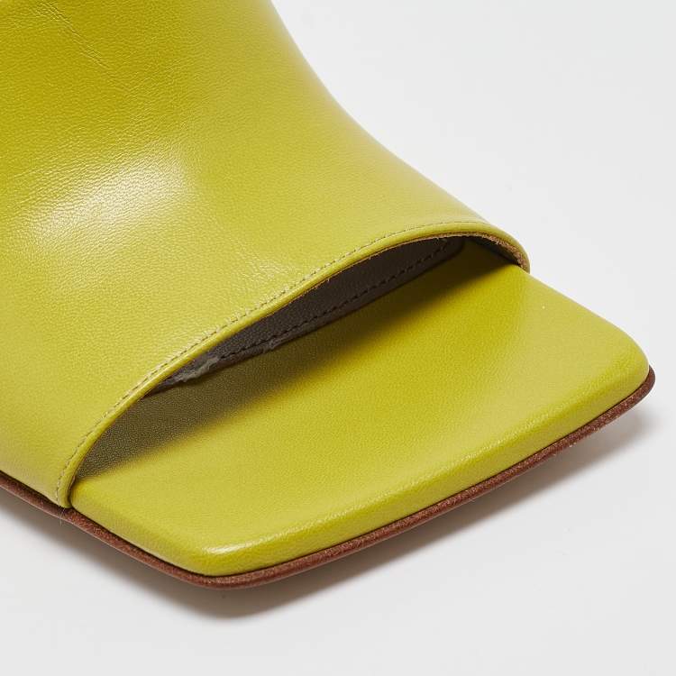 Pre Owned Bottega Veneta Green Leather Strech Mules Size 38