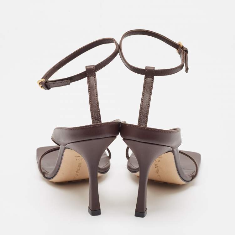 مملوكة مسبقًا Bottega Veneta Brown Leather Stretch Ankle Strap Sandals Size 37.5