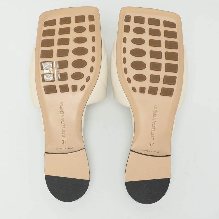 مملوكة مسبقًا Bottega Veneta Cream Leather Lido Flat Slides Size 37