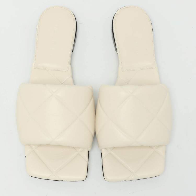 مملوكة مسبقًا Bottega Veneta Cream Leather Lido Flat Slides Size 37