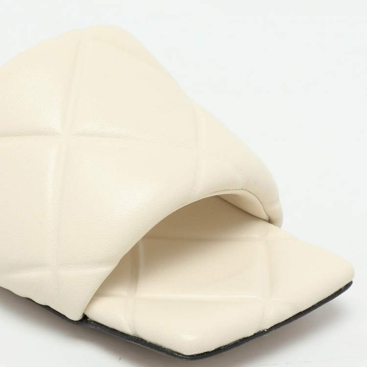 Pre Owned Bottega Veneta Cream Leather Lido Flat Slides Size 36