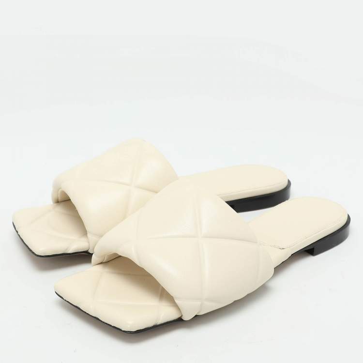 Pre Owned Bottega Veneta Cream Leather Lido Flat Slides Size 36
