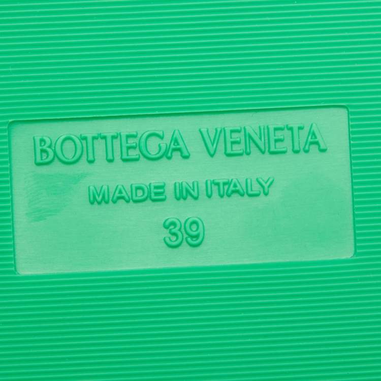 Pre Owned Bottega Veneta Green Fur Flat Sandals Size 39
