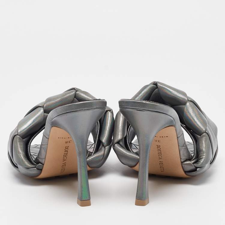 Pre Owned Bottega Veneta Metallic Grey Quilted Leather Lido Slide Sandals Size 38