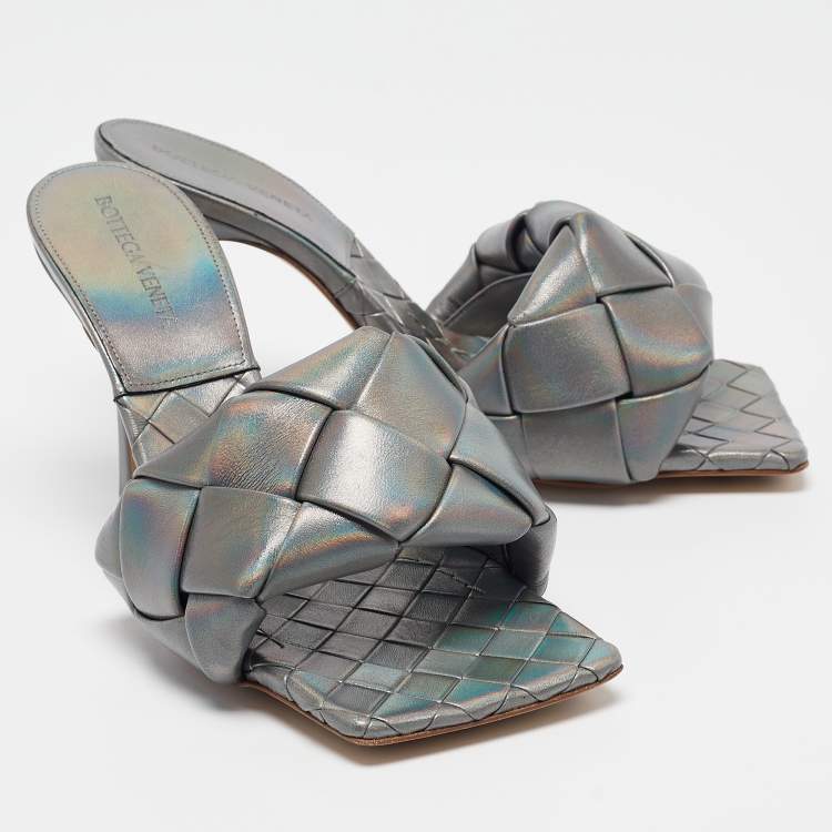 Pre Owned Bottega Veneta Metallic Grey Quilted Leather Lido Slide Sandals Size 38