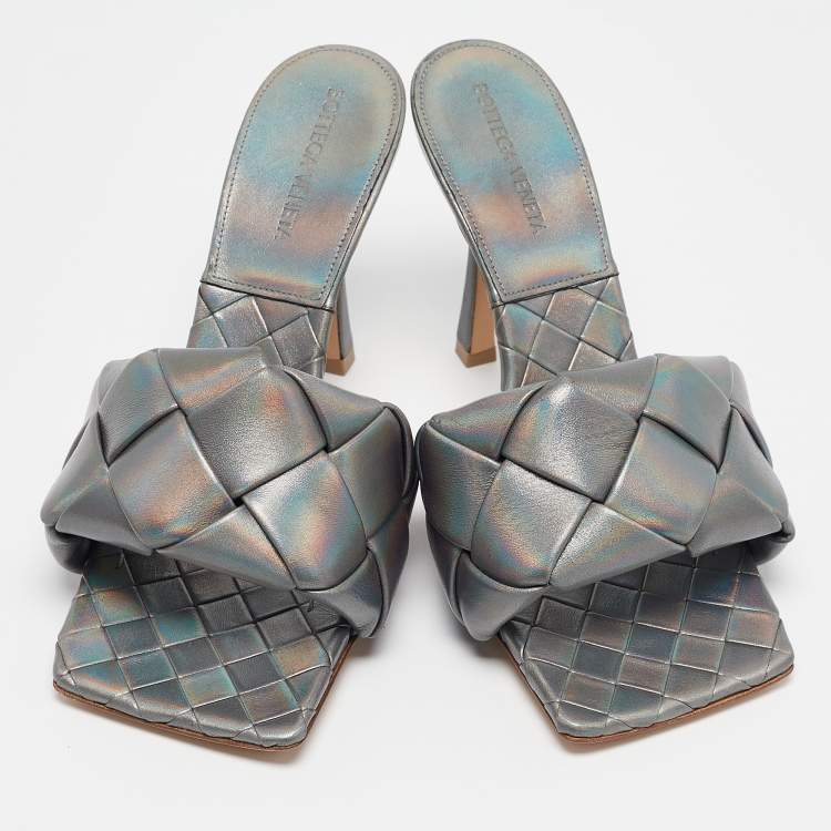 Pre Owned Bottega Veneta Metallic Grey Quilted Leather Lido Slide Sandals Size 38
