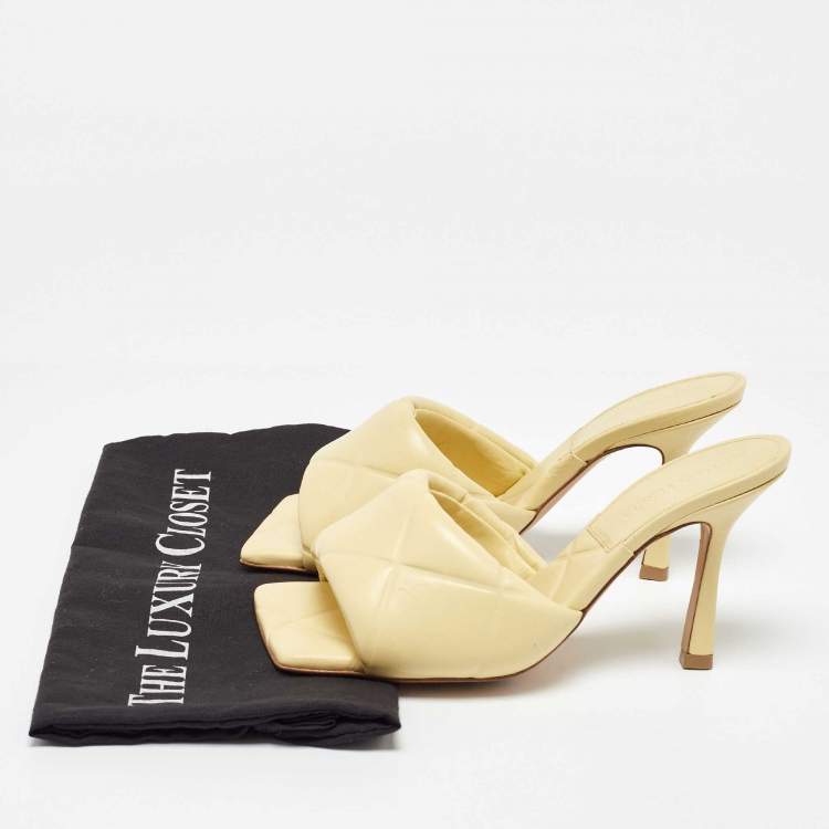 Pre Owned Bottega Veneta Yellow Quilted Leather Lido Slide Sandals Size 36