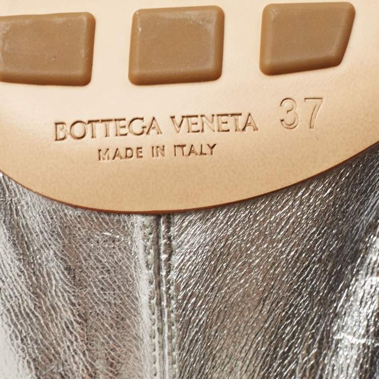 Pre Owned Bottega Veneta Silver Leather Glitter Plexiglass Almond Pumps Size 37