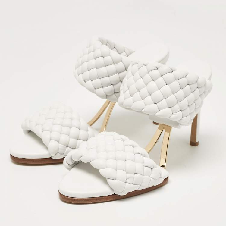 مملوكة مسبقًا Bottega Veneta White Intrecciato Leather Lido Slide Sandals Size 38