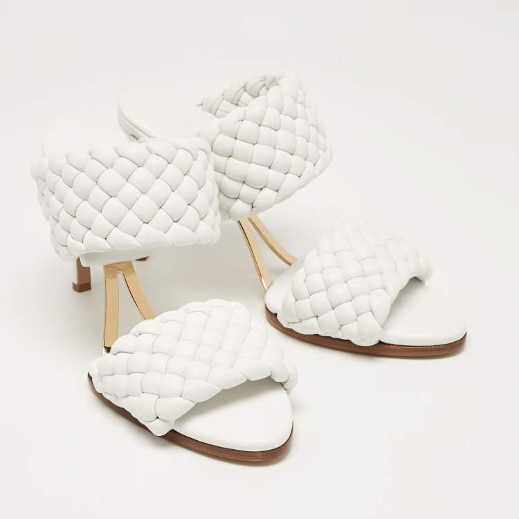 مملوكة مسبقًا Bottega Veneta White Intrecciato Leather Lido Slide Sandals Size 38