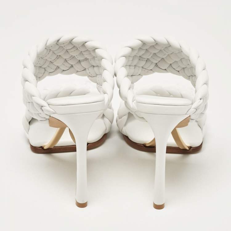 مملوكة مسبقًا Bottega Veneta White Intrecciato Leather Lido Slide Sandals Size 38