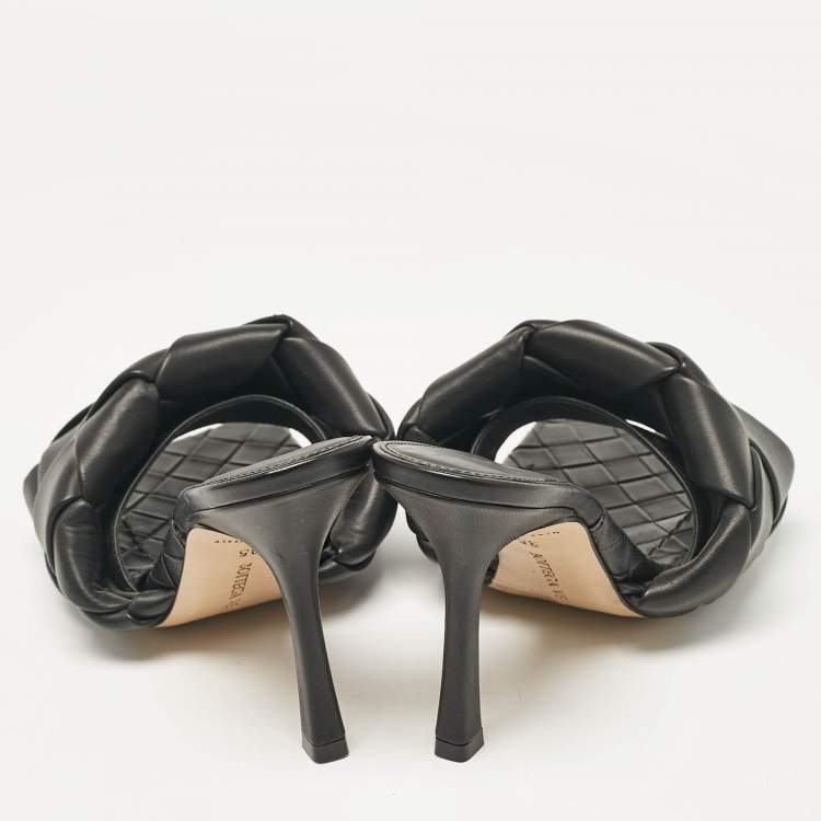 مملوكة مسبقًا Bottega Veneta Black Woven Leather Lido Slide Sandals Size 35