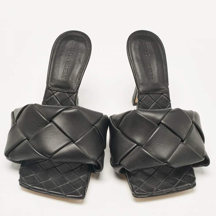 مملوكة مسبقًا Bottega Veneta Black Woven Leather Lido Slide Sandals Size 35