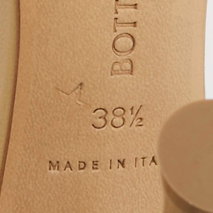 مملوكة مسبقًا Bottega Veneta Beige Leather Dot Ankle Strap Sandals Size 38.5
