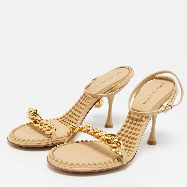 مملوكة مسبقًا Bottega Veneta Beige Leather Dot Ankle Strap Sandals Size 38.5