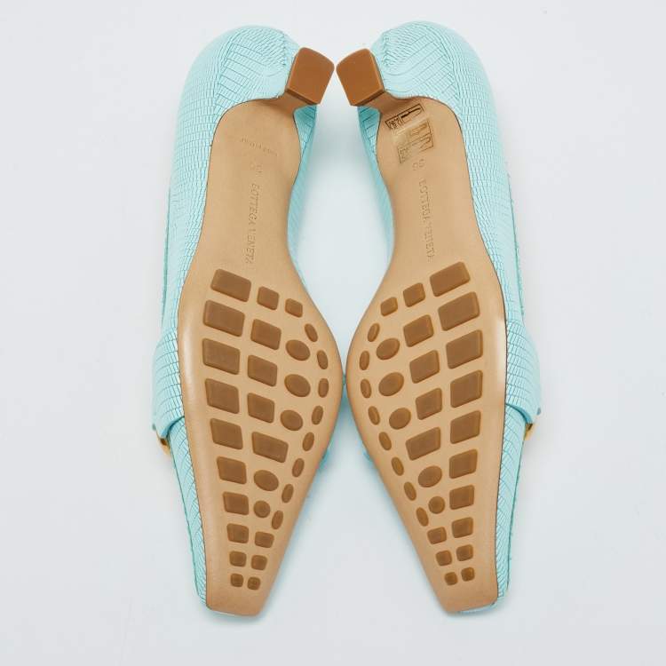 Pre Owned Bottega Veneta Blue Embossed Leather BV Madame Pumps Size 36