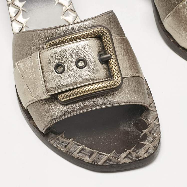 Pre Owned Bottega Veneta Metallic Leather Buckle Slide Sandals Size 41
