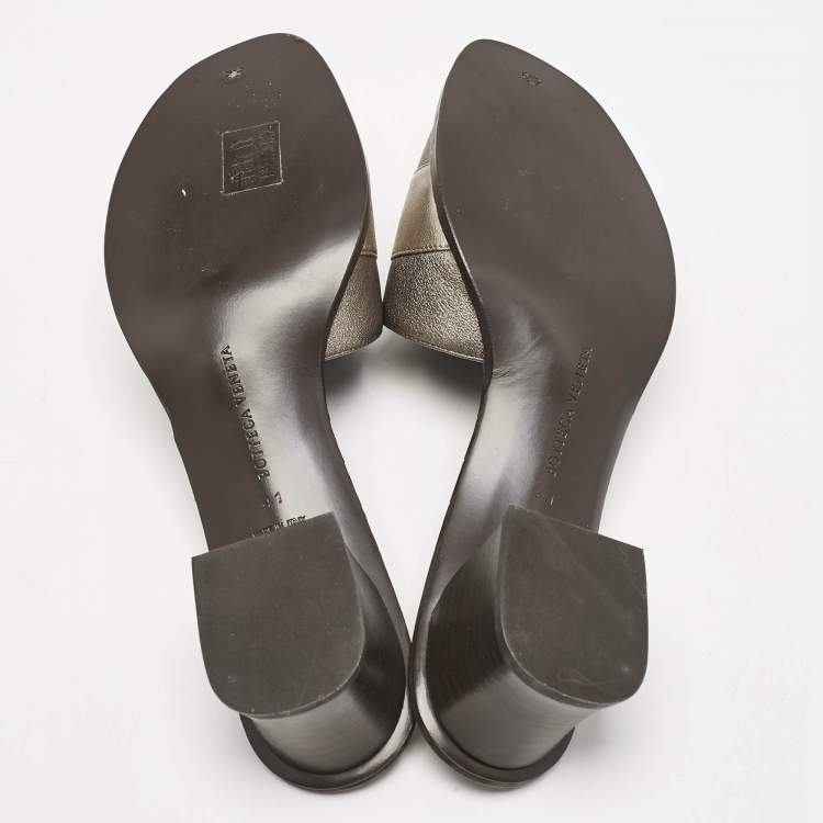 Pre Owned Bottega Veneta Metallic Leather Buckle Slide Sandals Size 41