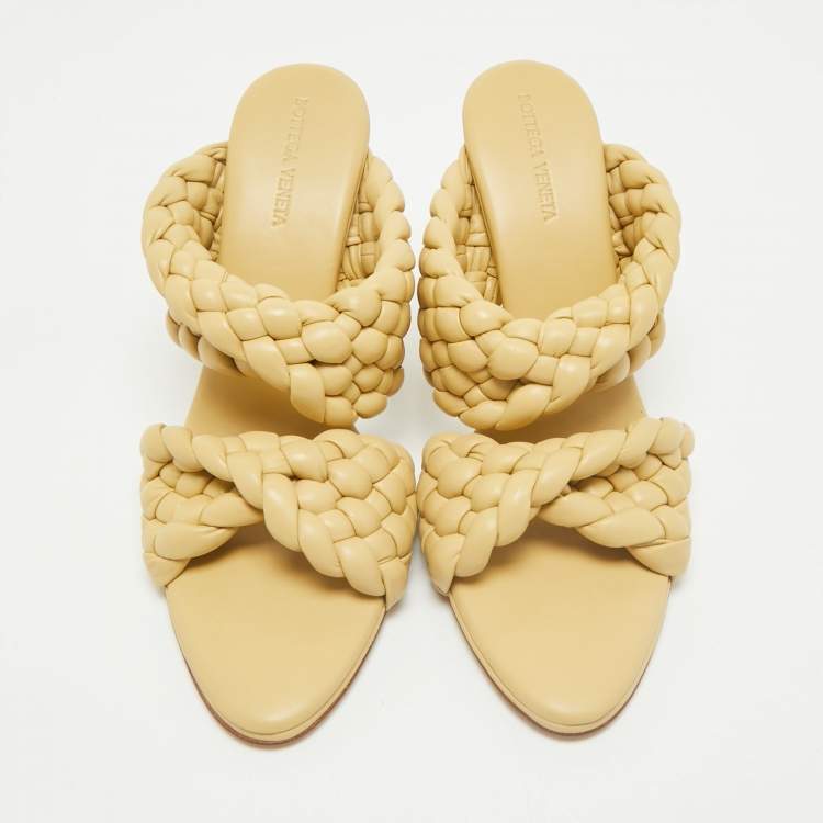 Pre Owned Bottega Veneta Beige Intrecciato Leather Twisted Padded BV Curve Slide Sandals Size 41