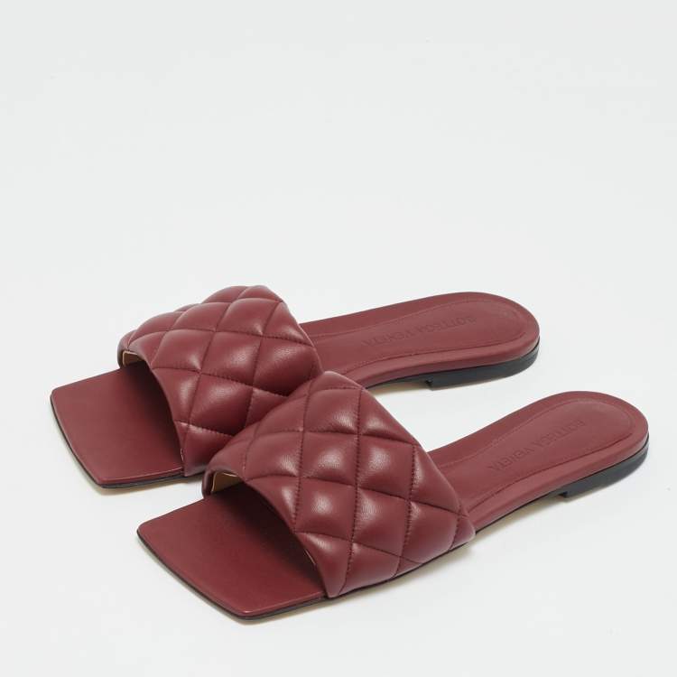 Pre Owned Bottega Veneta Burgundy Intrecciato Leather Lido Flat Slide Sandals Size 35.5
