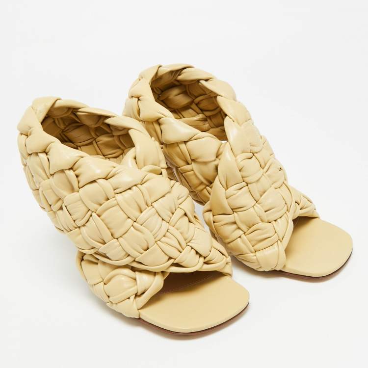 Pre Owned Bottega Veneta Beige Leather Intrecciato Ankle Strap Sandals Size 39