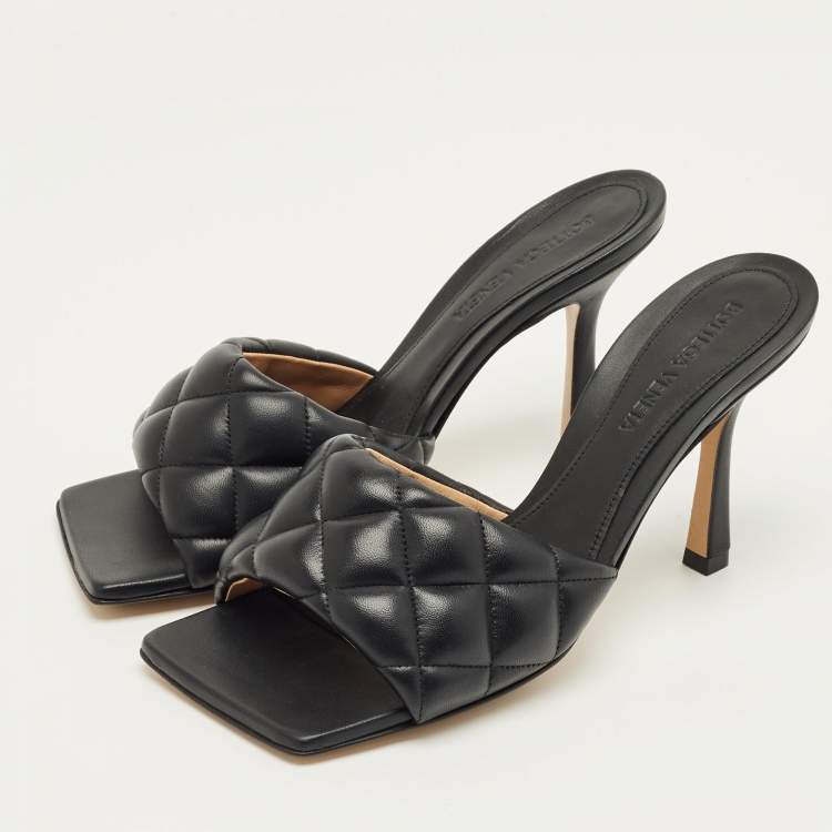Pre Owned Bottega Veneta Black Quilted Leather Lido Slide Sandals Size 36.5
