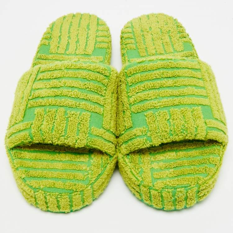 Pre Owned Bottega Veneta Size 39 Green/Yellow Fabric Pool Slide