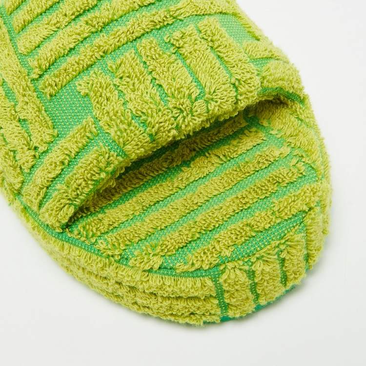 Pre Owned Bottega Veneta Size 39 Green/Yellow Fabric Pool Slide