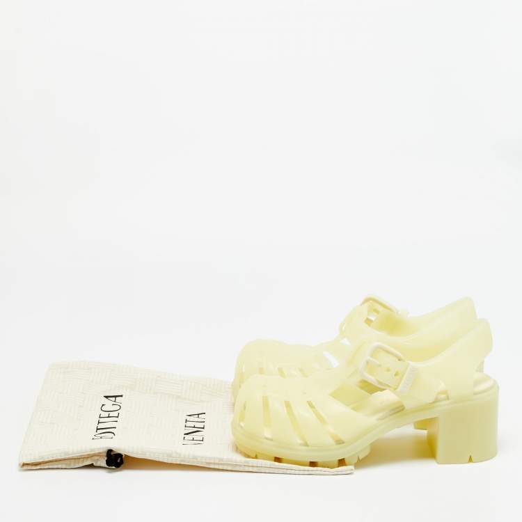 Pre Owned Bottega Veneta Gertie fisherman Size 38 Green Rubber Ankle Strap Sandals